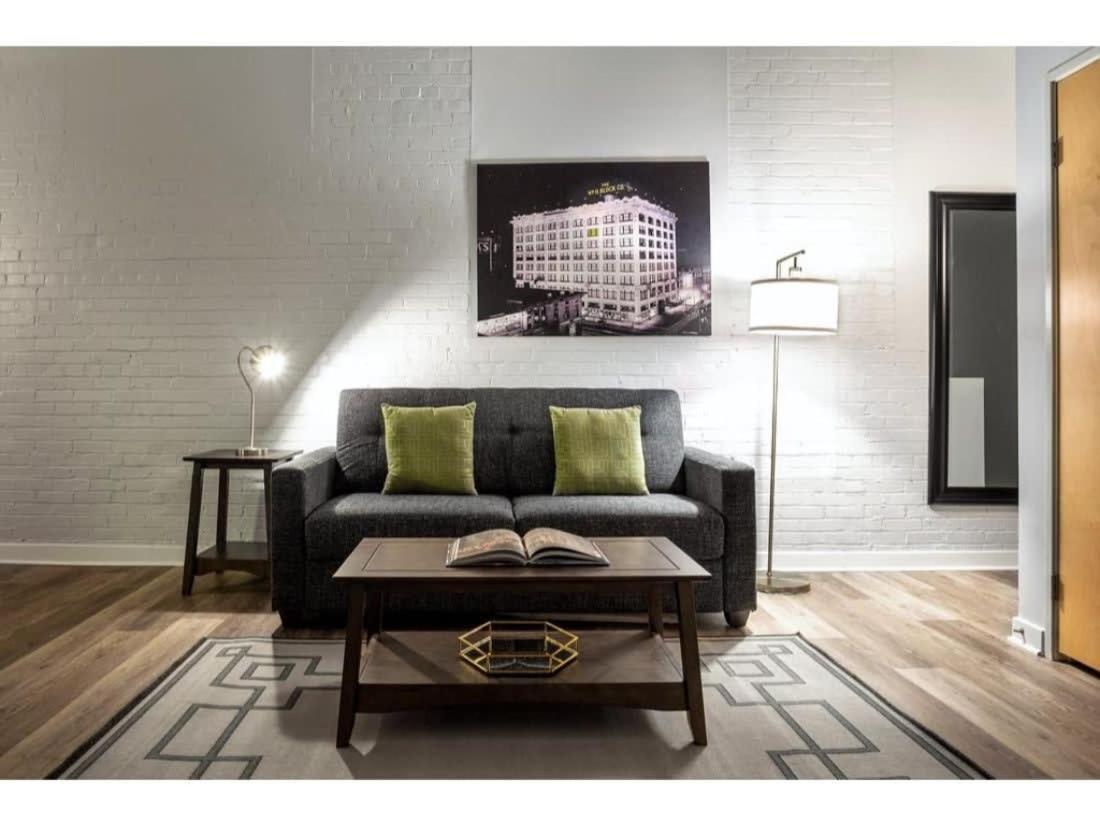 Beautiful 2Br 2Ba In The Block By Cozysuites Indianápolis Exterior foto